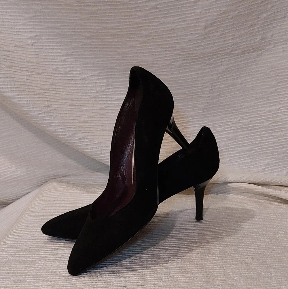 Stuart Weitzman Black Suede Women's Pumps - Picture 11 of 16